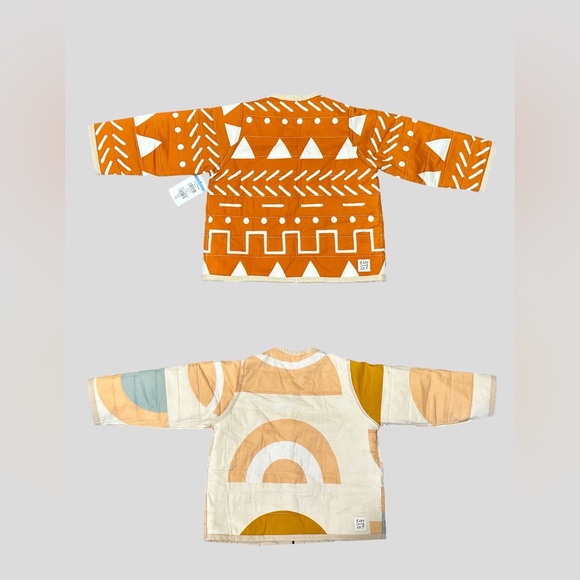 KIDS' SHAPES & ANGLES REVERSIBLE QUILTED JACKET IN ORANGE ABSTRACT - Picture 2 of 2